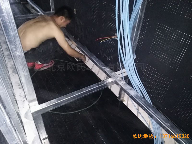 �ӱ��ȷ�����ͬ�ČW(xu��)У���_(t��i)�w���ذ���b����