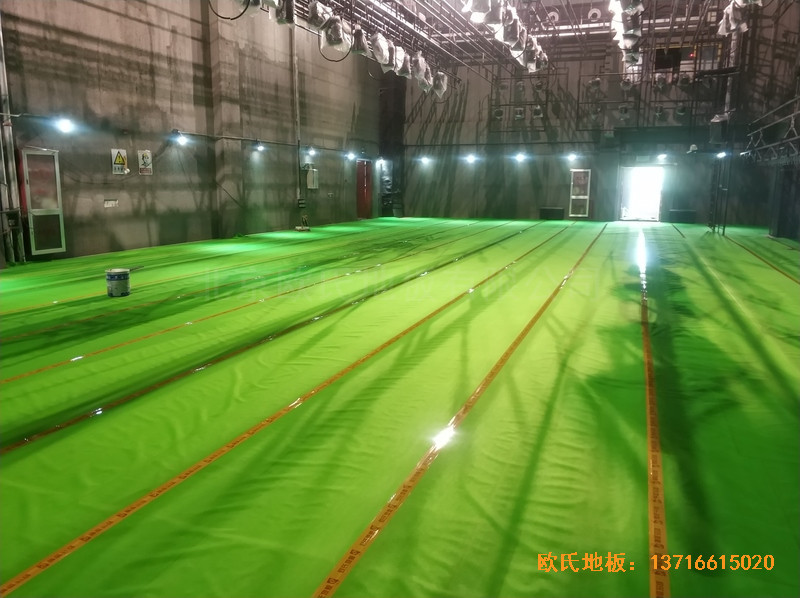 杭州職工之家舞臺(tái)運(yùn)動(dòng)地板施工案例2