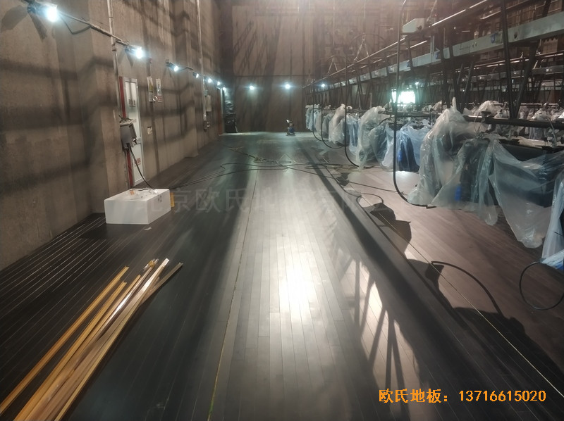 杭州職工之家舞臺(tái)運(yùn)動(dòng)地板施工案例4